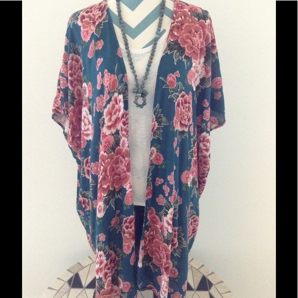 Angie Tops - ANGIE - Vintage Inspired Hawaiian Floral Kimono